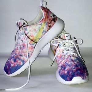 Nike Roshe One "Cherry Blossom" (White / Platinum)